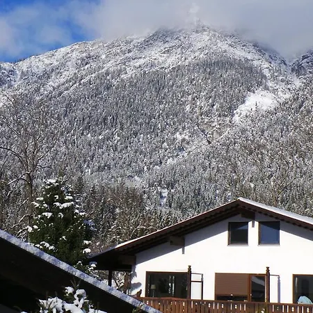 Yeti Lux - Family Garden